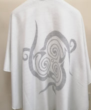 Shawl with Celtic Motif